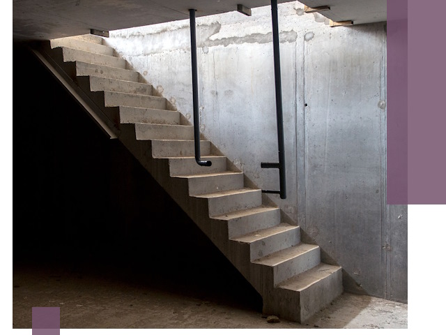 Изготовление и монтаж лестниц в подвале в Новокубанске