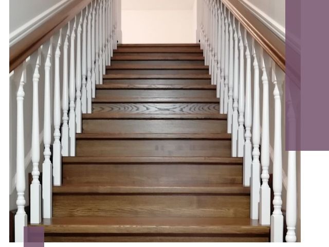 Лестницы из ясеня на заказ в Новокубанске — изготовление и монтаж