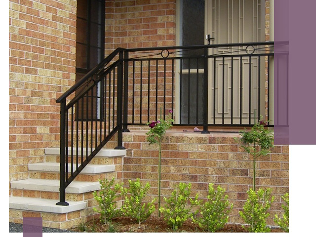 Уличные перила из металла под ключ в Новокубанске