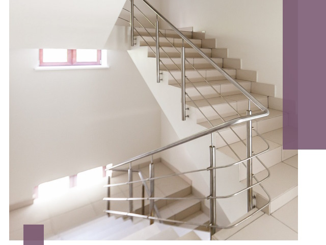 Установка и замена перил в подъезде в Новокубанске