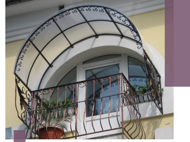 Козырьки над балконом в Новокубанске — изготовление и монтаж