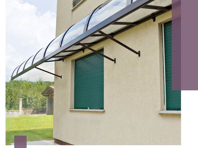 Козырьки над окнами в Новокубанске — изготовление и монтаж по выгоде