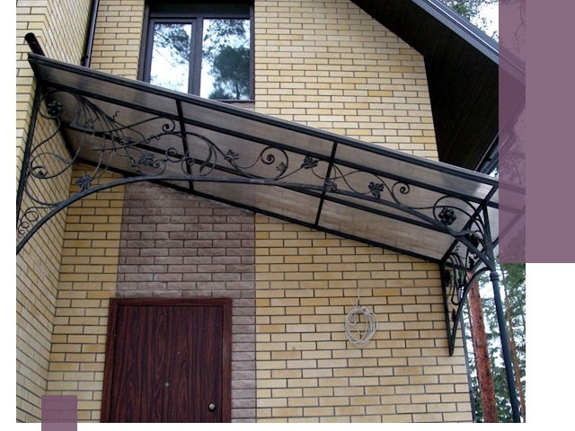 Односкатные козырьки из металла под ключ в Новокубанске